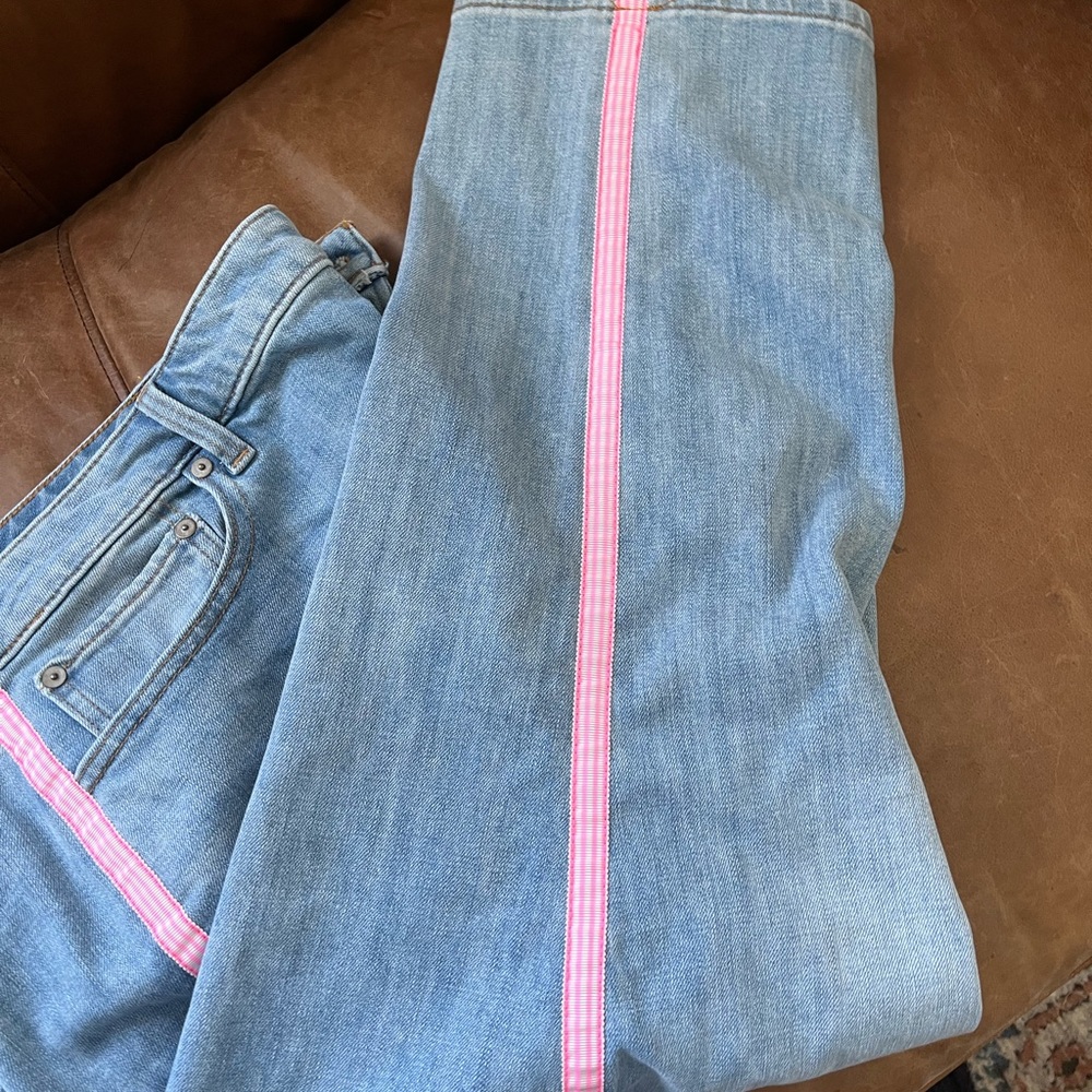 Talbots modern ankle Jean with pink seam